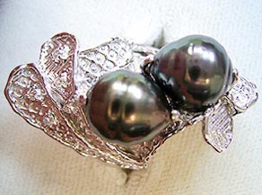 南洋黒真珠（バローク）の余り珠を利用したリング