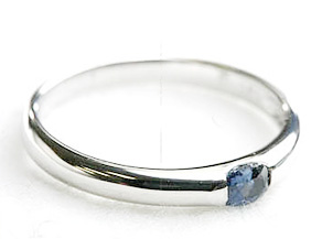 ブルーサファイアのペンダントをシンプルな指輪にリフォーム